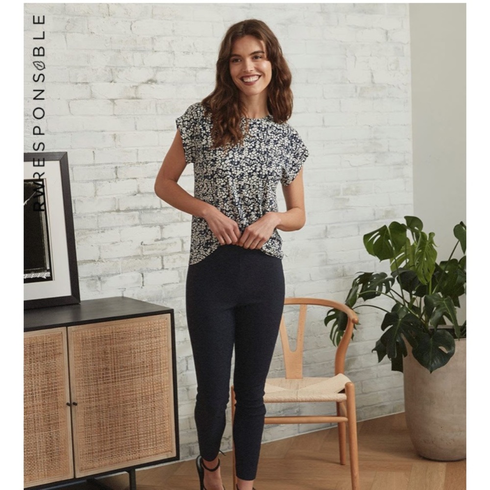 Navy blue Solid High rise city legging pant